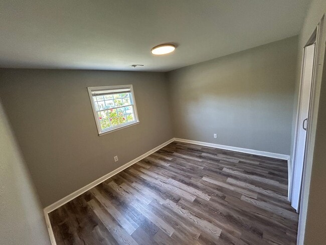 Building Photo - 3bedroom 1BA brick home with carport