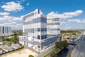 Building Photo - Terrazul
