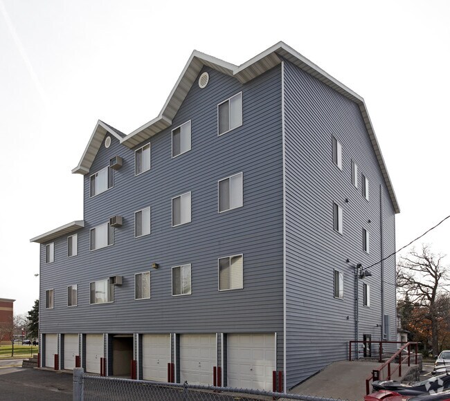 Building Photo - Campus Vista