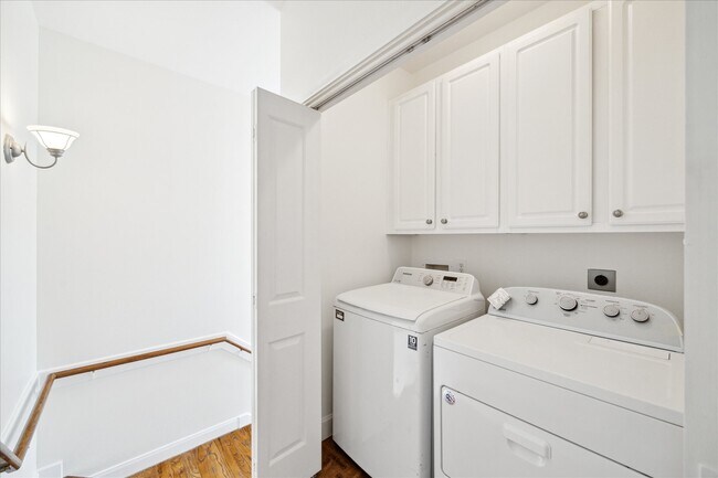 Building Photo - 2402 Calumet St