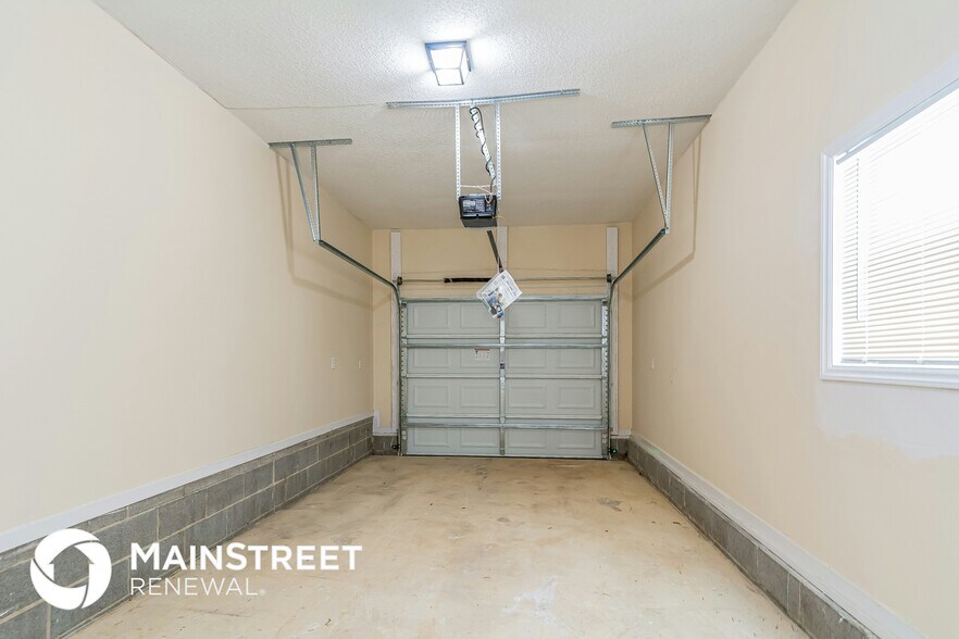 Building Photo - 10 Katz Ln