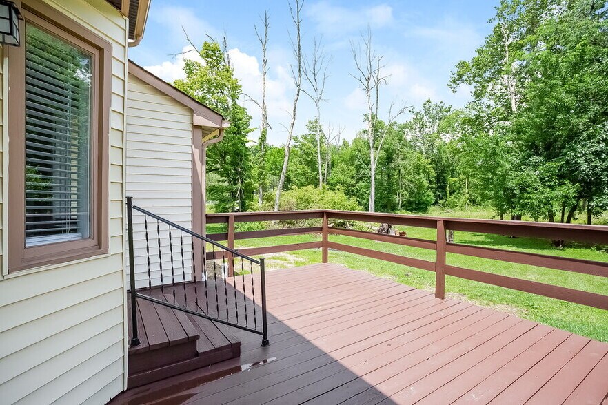 Building Photo - 8460 Countryside Ct