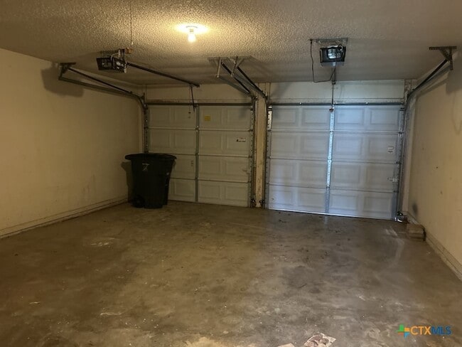 Building Photo - 3313 Sungate Dr