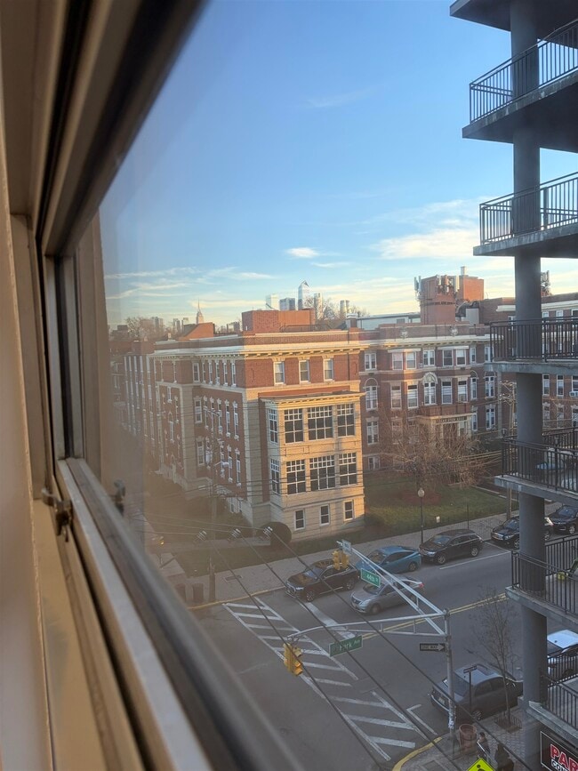 Building Photo - 4401 Park Ave