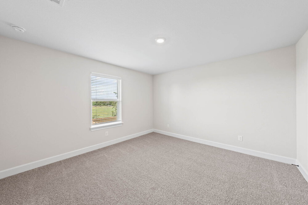 Building Photo - 244 Live Oak Ln