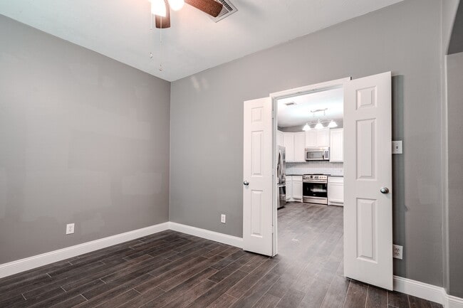 Building Photo - 8515 Holly Spring Ln