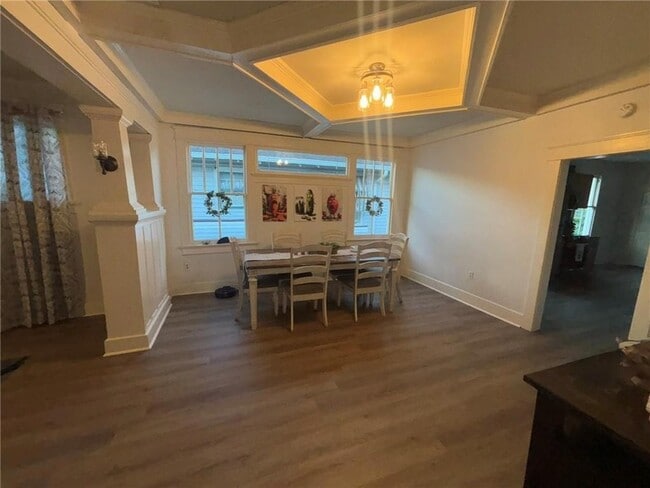 Building Photo - 2427 Peniston St