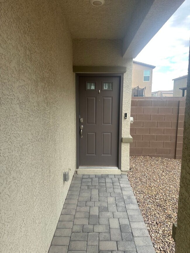 Building Photo - NW!! Gated!! Built 2023!!!! Corner Lot!! L...