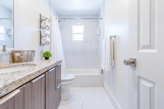 Building Photo - 1836 NW 16th Terrace