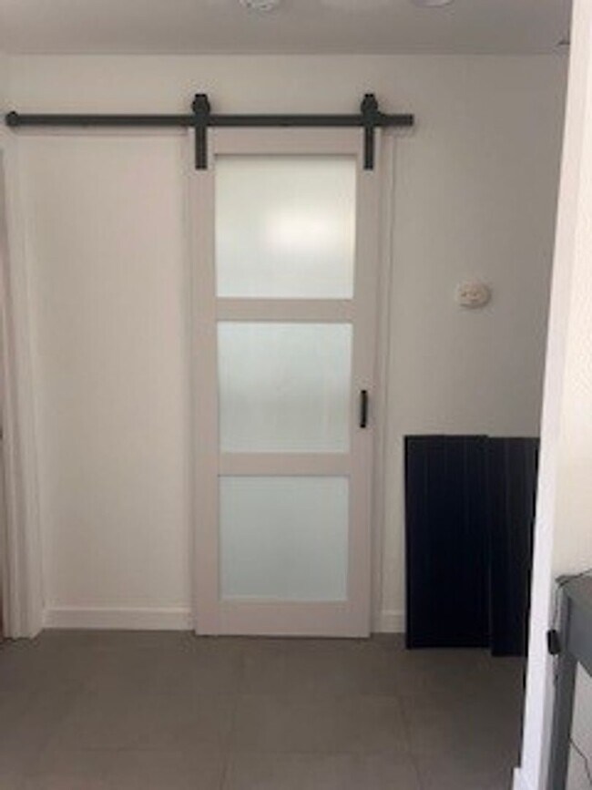 Building Photo - Remodeled in 2025 Home in Peacock Hills 55+