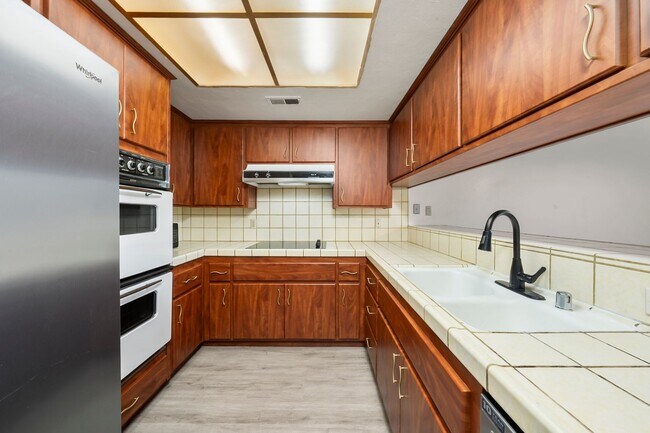 Building Photo - Charming 3 Bedroom2 Bath home in Sacramento, CA