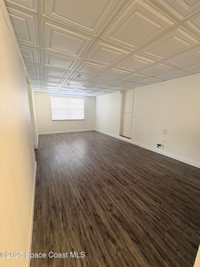 Building Photo - 1217 Pinewood Dr