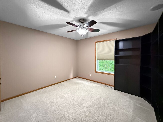 Building Photo - 815 Newberry Ln