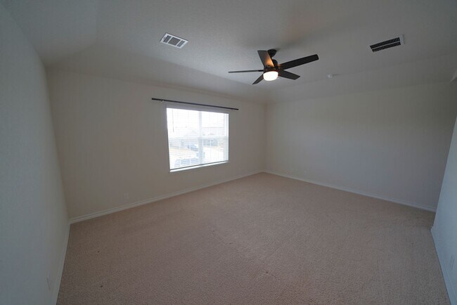Building Photo - Like New Home in Red River Ranch (Cibolo) - Realtor Commission: $500