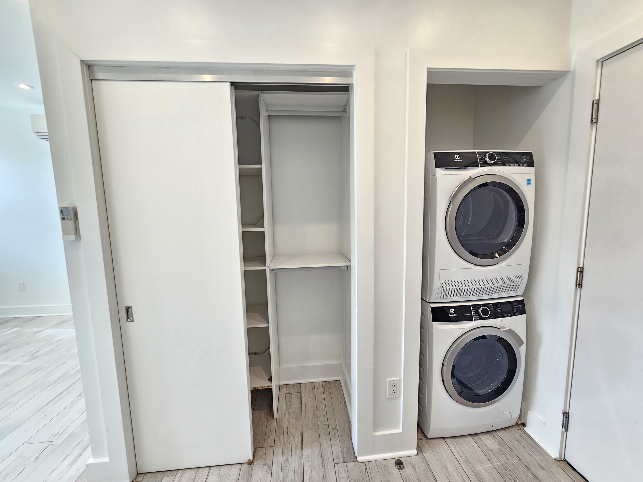 Building Photo - 1169 Hope St