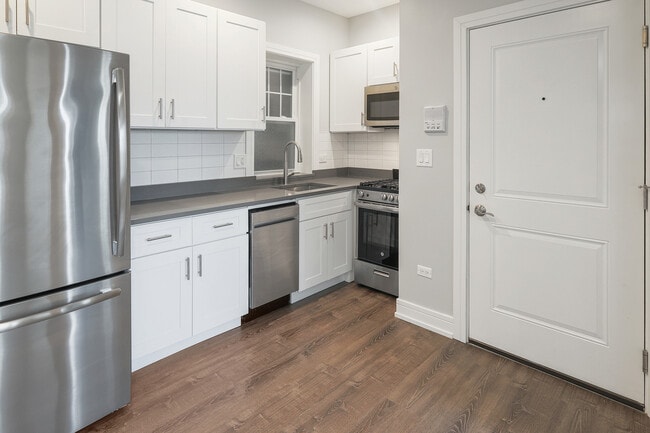 Building Photo - 6037 N Winthrop Ave