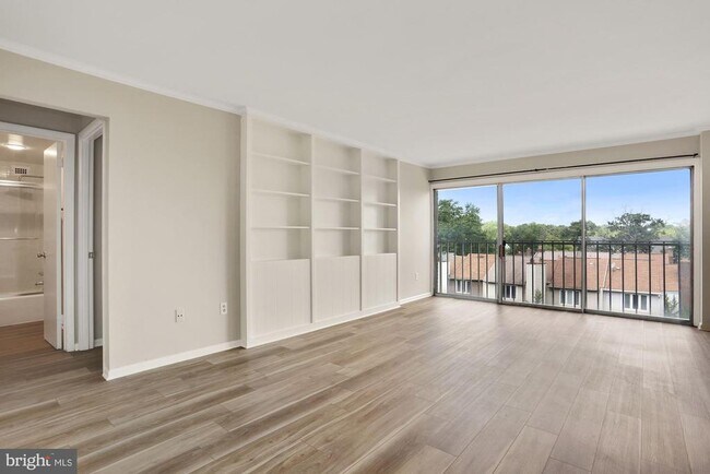 Building Photo - 4241 Columbia Pike