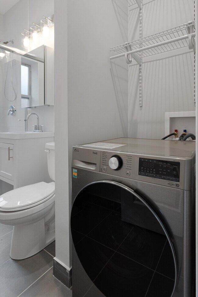 Building Photo - 1655 W Jonquil Terrace