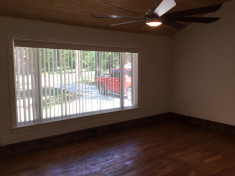Building Photo - 312 Harvey Cir