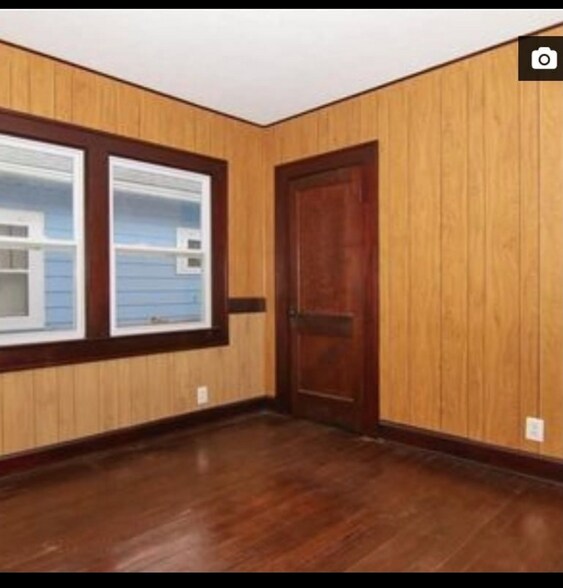 Building Photo - 1840 W Maryland St