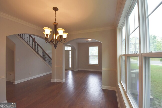 Building Photo - 606 Blackburn Ln