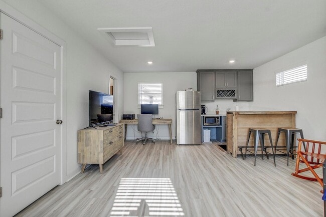 Building Photo - 223 Garner Dr