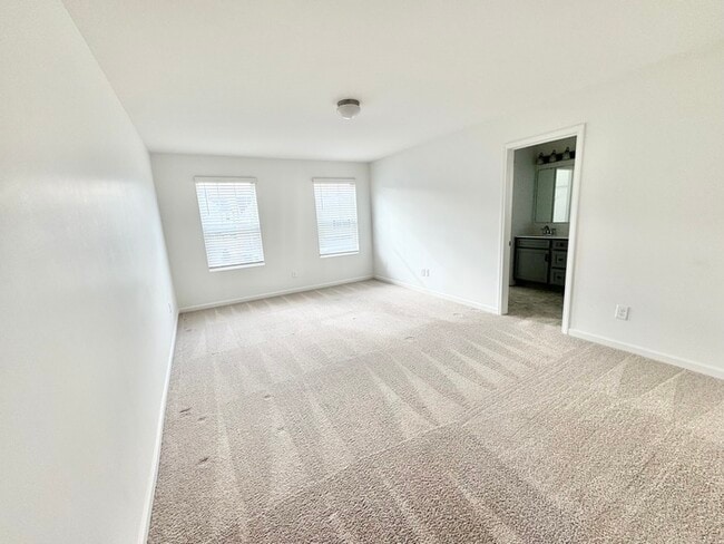 Building Photo - 3 br paired home with 2nd floor loft 2 car garage near I-40 and I-77