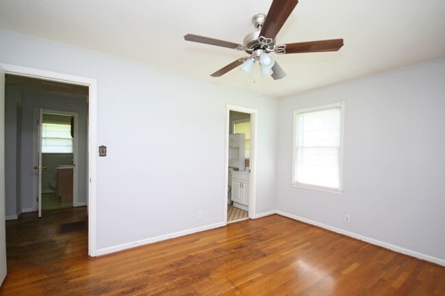 Building Photo - 2803 Mallory Ave NW