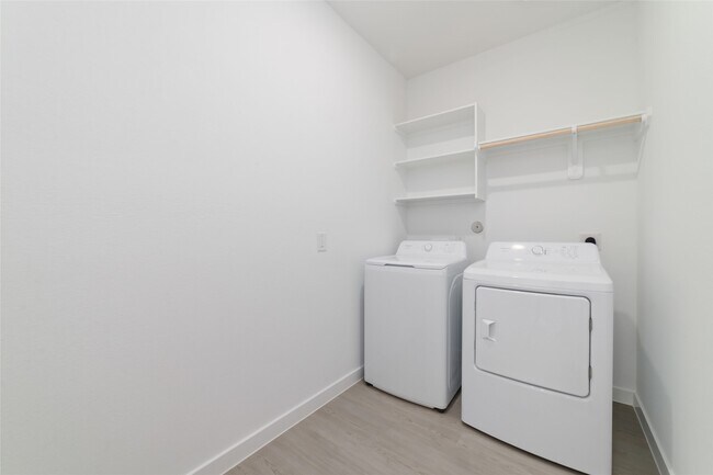 Building Photo - 3037 Avenida Sonoma Dr