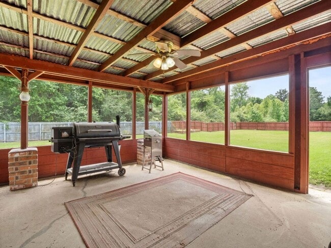 Building Photo - 315 Veterans Ln