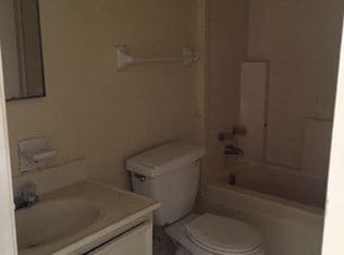 Building Photo - 726 Richmond Ave