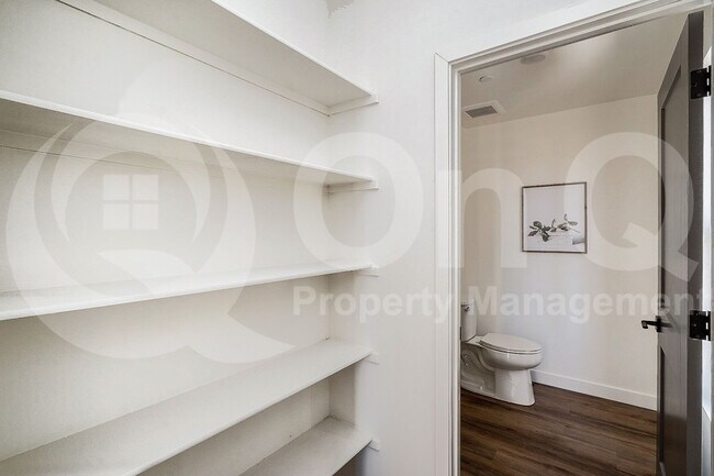 Building Photo - 1443 E Osborn Rd
