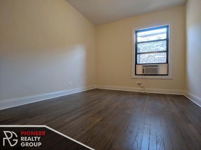Building Photo - 2648 N Spaulding Ave