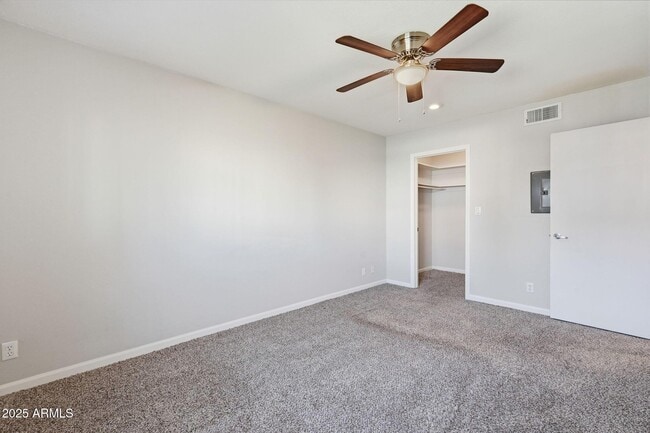 Building Photo - 1702 W Tuckey Ln