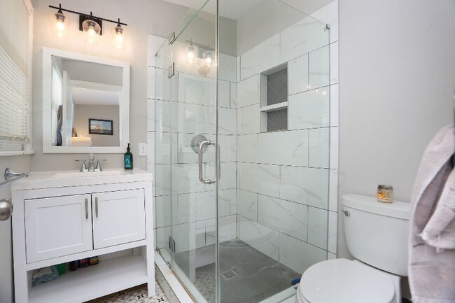 Building Photo - 514 Brightwood Pl