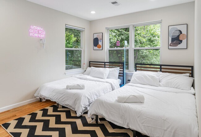 Building Photo - 549 S Orange Ave