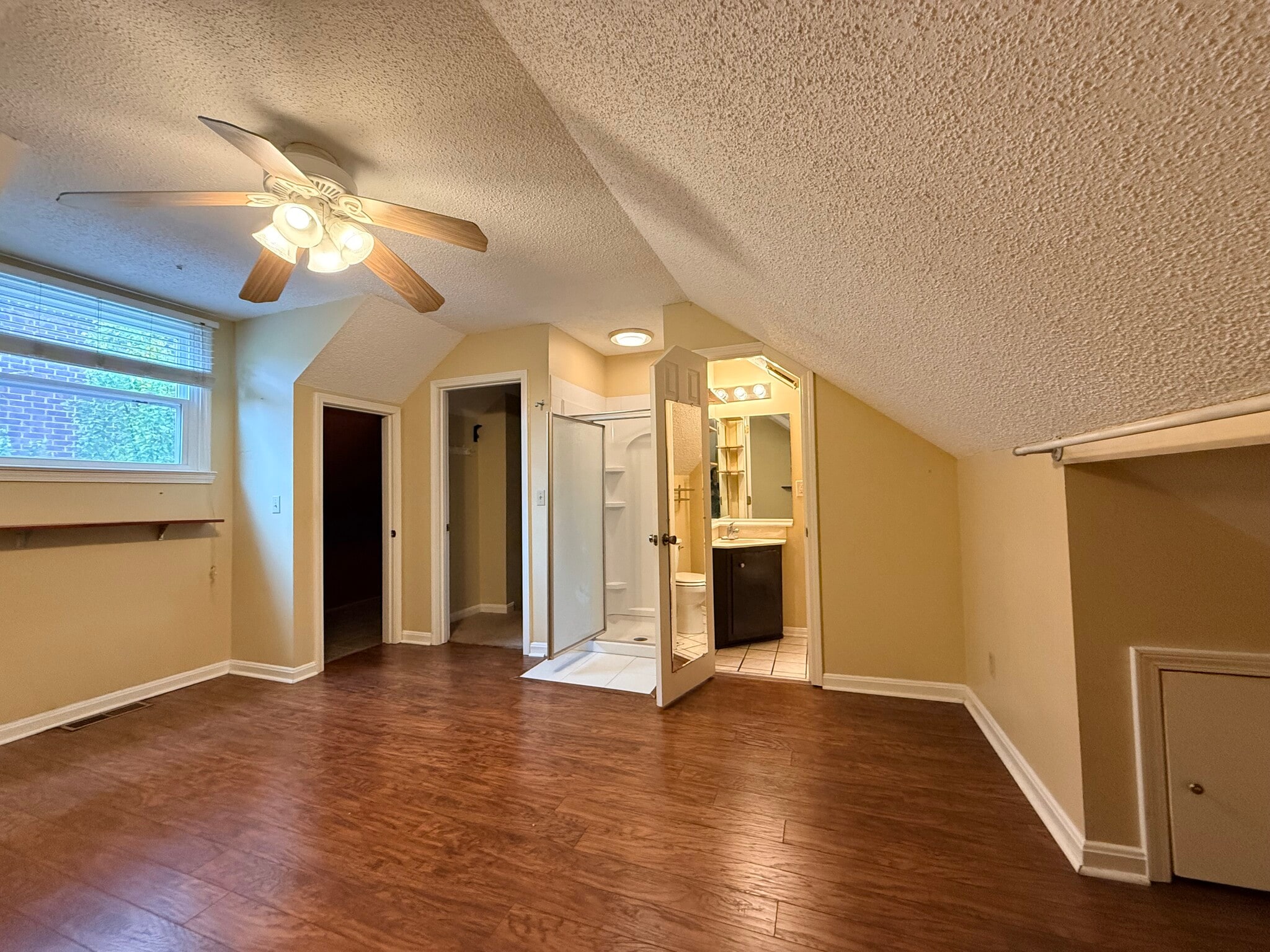 Building Photo - 1819 Wedgewood Ave