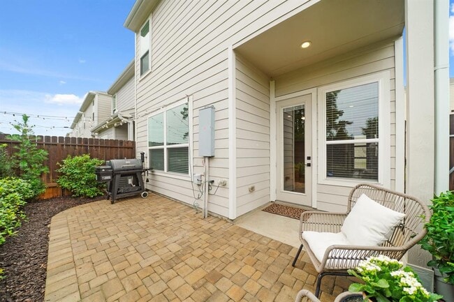 Building Photo - 1505 Canter Bayou Way
