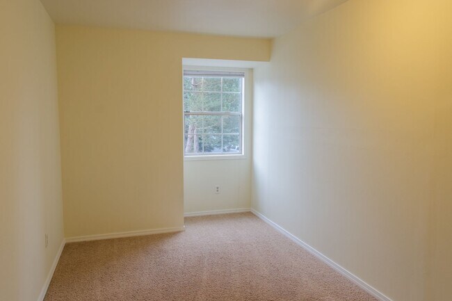 Building Photo - 3bd/2.5ba Issaquah Home