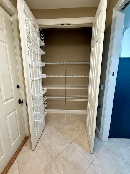 Building Photo - 70 Jakes Way