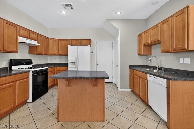 Building Photo - 10519 Allegrini Dr