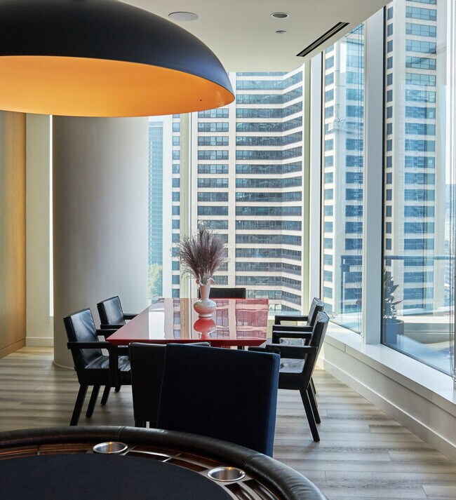 Building Photo - 1000 S Michigan Ave