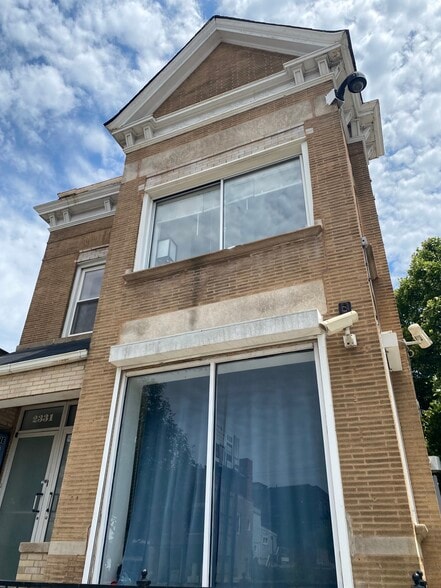 Primary Photo - 2331 N Western Ave