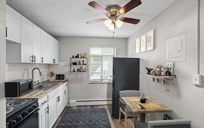 Interior Photo - South Hills