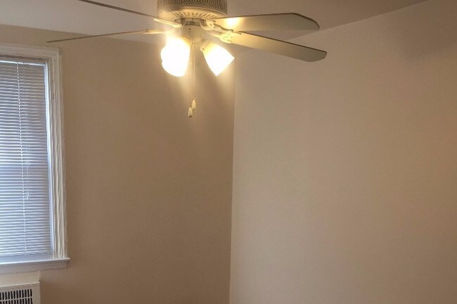 Building Photo - 119 St Laurence Rd