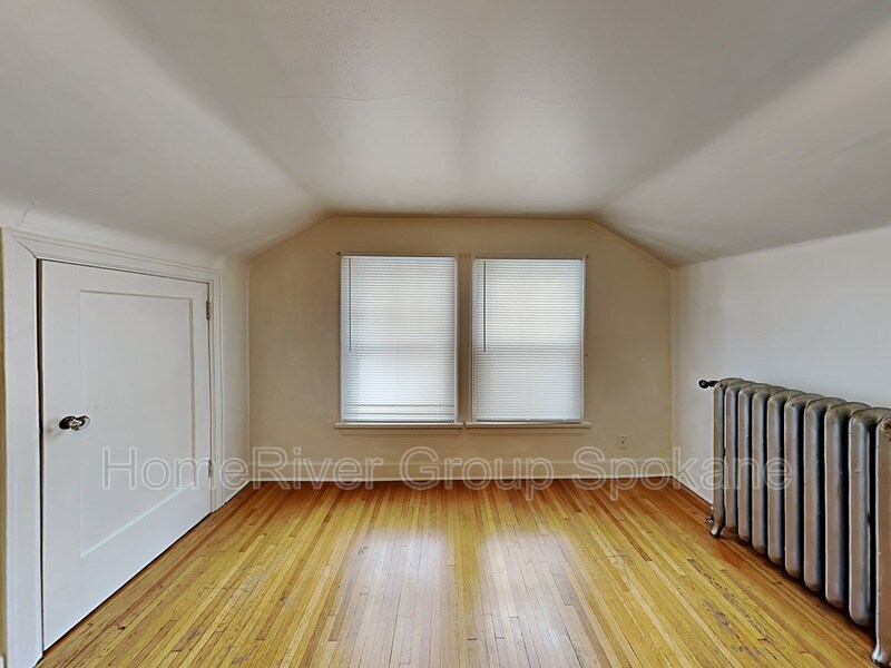 Building Photo - 3104 E 30th Ave