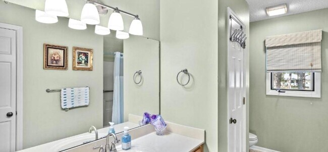 Building Photo - FUlly Furnished Waterfront Home 50' Dock Protected Inlet- 3BR/2BA Marina Community New Bern