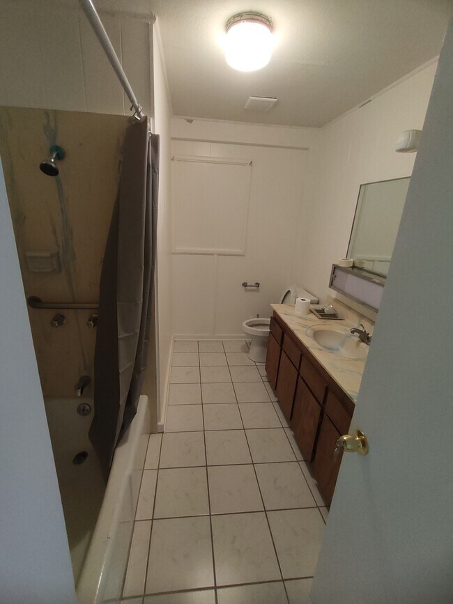 Building Photo - 2002 Mahaoo Pl