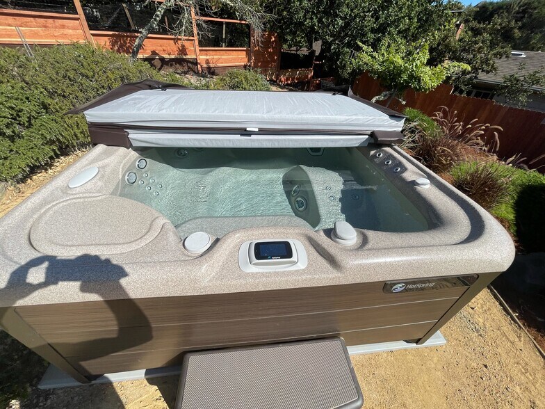 Hot Tub - 6344 Snake Rd
