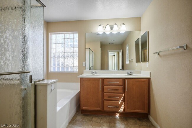 Building Photo - 10360 Sipple St